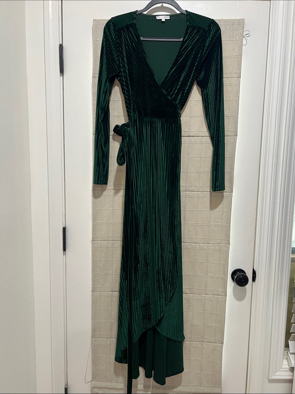 Elegant Green Velvet Wrap Maxi Dress